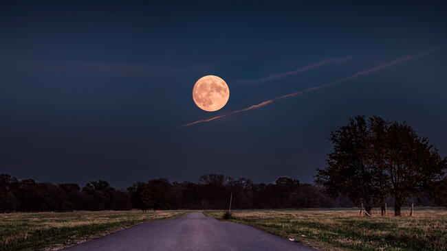 November night sky, full moon in november